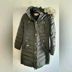 Warm puffer Michael kors army green removable faux fur collar classic Med coat
